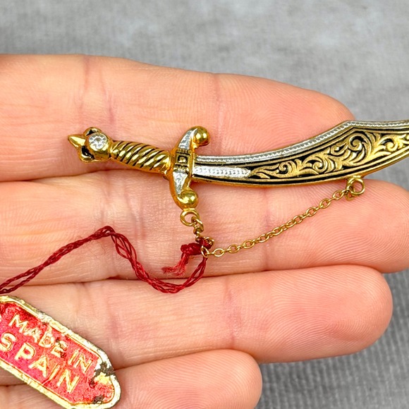 Jewelry - Vintage Damascene Style Sword Brooch Made in Spain Scimitar Dagger Pin Gold Tone